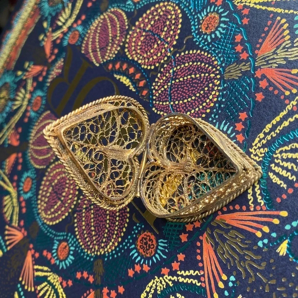 𝅺antique Signed CU Gold Gilt Filigree 1.5” mini heart proposal box